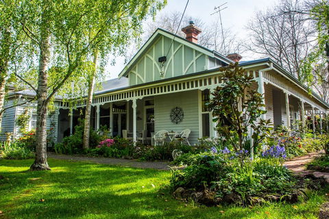 Heytesbury House - QLD Tourism 0