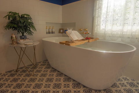 Heytesbury House - QLD Tourism 6