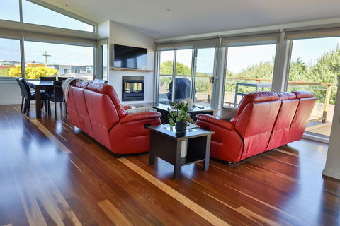 Tides Apartments - QLD Tourism 5