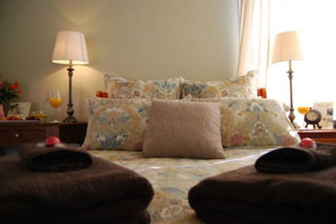Highclaire House Bed & Breakfast - QLD Tourism 0