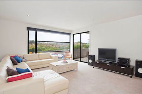 Four Kings Apartments - QLD Tourism 2