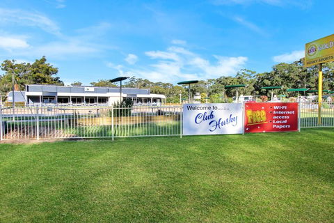 Jervis Bay Waterfront - QLD Tourism 3
