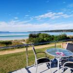 Jervis Bay Waterfront - QLD Tourism 0