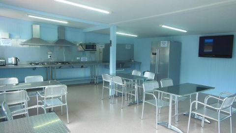 BIG4 Waters Edge Holiday Park - Queensland Tourism 6