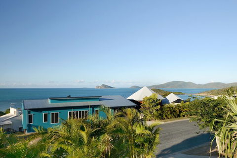 Hydeaway Bay Beach House - Queensland Tourism 1