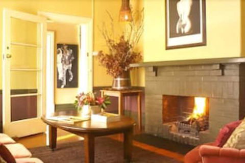 Healesville Hotel - QLD Tourism 1