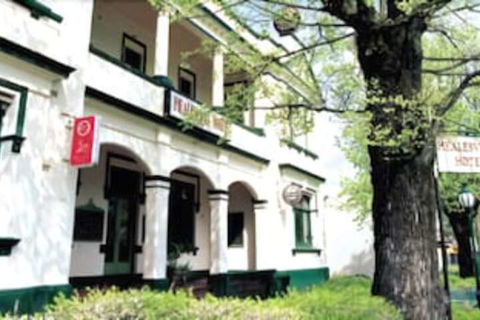 Healesville Hotel - QLD Tourism 0
