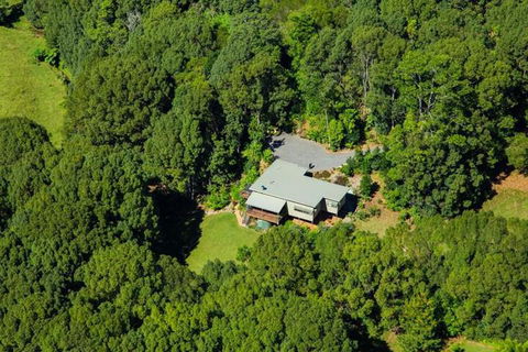 Babbling Brook Retreat - Queensland Tourism 2