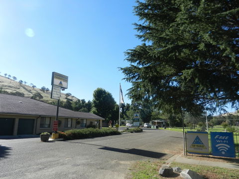 Gundagai Cabins & Tourist Park - QLD Tourism 0