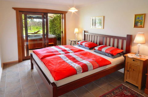Stephanettes Cottage - Queensland Tourism 2