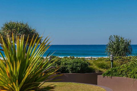 Lennox Holiday Apartments - QLD Tourism 6