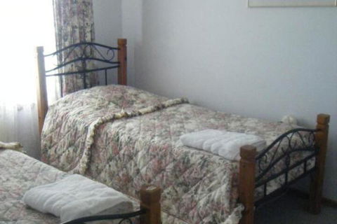 Catania Cottage & Farmhouse - Queensland Tourism 4