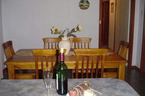 Catania Cottage & Farmhouse - Queensland Tourism 5