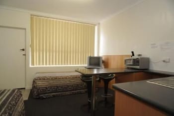 Bamboo Motor Inn - QLD Tourism 3