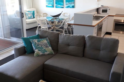 Pandanus Coolum Beach - Queensland Tourism 5