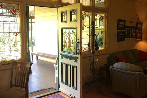 Glenella Guesthouse - Queensland Tourism 5