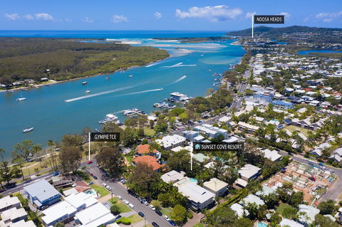 Sunset Cove Noosa - QLD Tourism 1