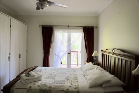 Hilltop On Tamborine - QLD Tourism 5