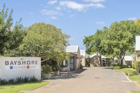 Bayshore Beachside Resort - QLD Tourism 0