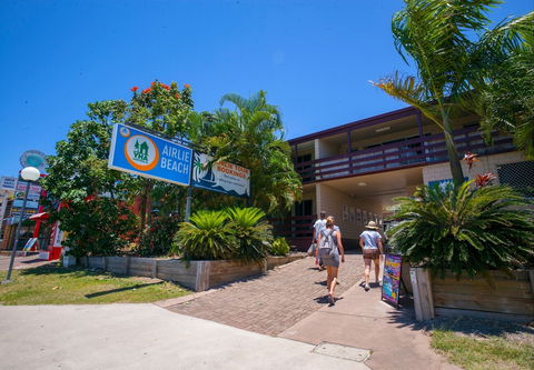 Airlie Beach YHA - Hostel - Queensland Tourism 0