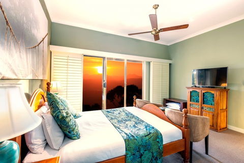 Avocado Sunset B&B - Queensland Tourism 5
