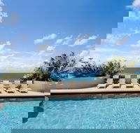 Clubb Coolum Beach Resort - Queensland Tourism