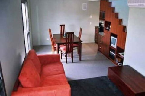 Red Brier Cottage Accommodation - Queensland Tourism 7