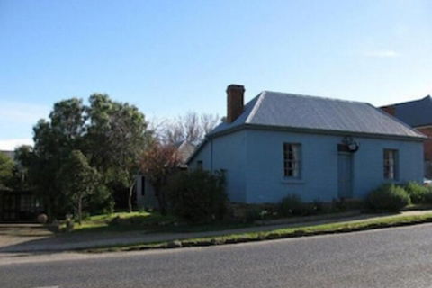 Red Brier Cottage Accommodation - Queensland Tourism 2