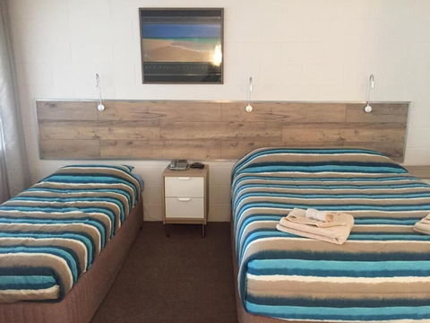 A & A Motel - Queensland Tourism 5