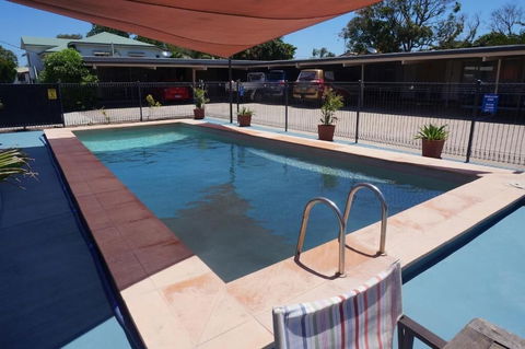 A & A Motel - Queensland Tourism 0