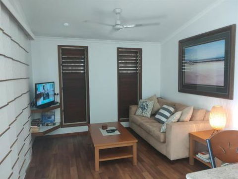 Cassawong Cottages - Queensland Tourism 3
