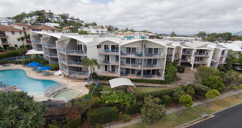 Endless Summer Resort - Queensland Tourism 0