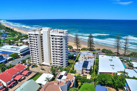Coolum Baywatch Resort - Queensland Tourism 0