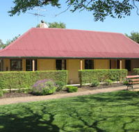 Goat Square Cottages - Queensland Tourism