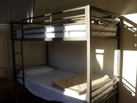 Blackheath Holiday Cabins - Queensland Tourism 1