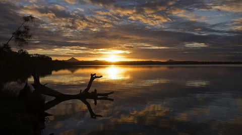 Lake Weyba Cottages - Queensland Tourism 0