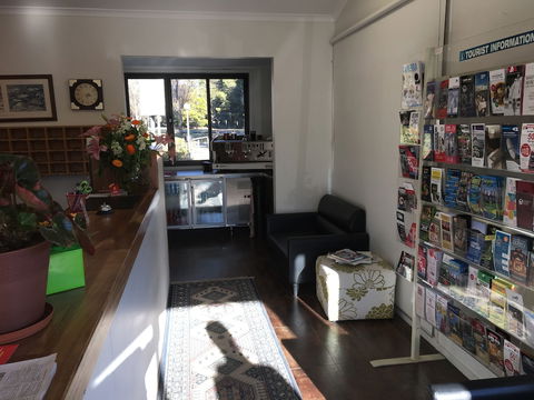 Red Cedars Motel - Queensland Tourism 6