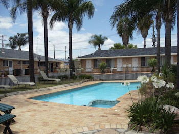 Town & Country Motor Inn - Queensland Tourism 2
