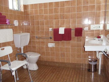 Town & Country Motor Inn - Queensland Tourism 5