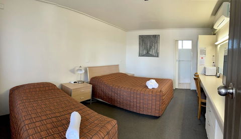 Rustyâ€™s Motel - Queensland Tourism 1