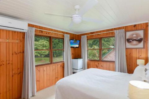 Peppertree Cottage - QLD Tourism 6