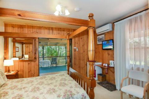 Peppertree Cottage - QLD Tourism 4