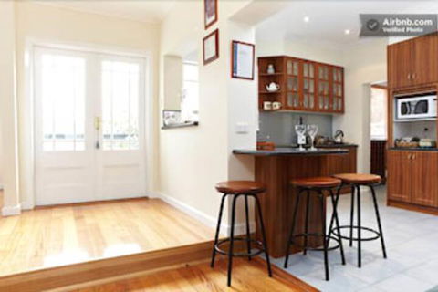 Austin Rise Bed And Breakfast - Queensland Tourism 5