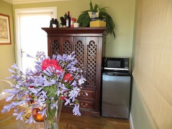 Gooromon Park Cottages - Queensland Tourism 3