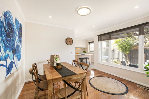 BOUTIQUE STAYS - Sandy Breeze 1 - Queensland Tourism 2