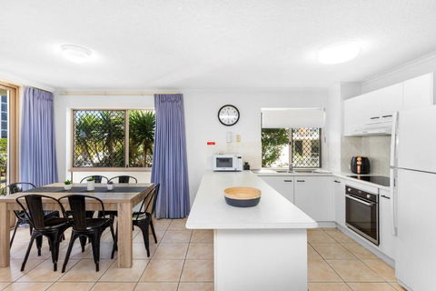 Paradis Pacifique Apartments - Queensland Tourism 5