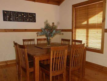 Beachport Retreat Holiday House - Queensland Tourism 5