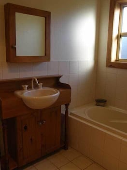 Beachport Retreat Holiday House - Queensland Tourism 1