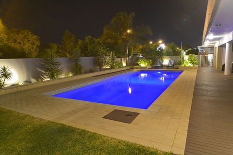 Bentley Motel - Queensland Tourism 3