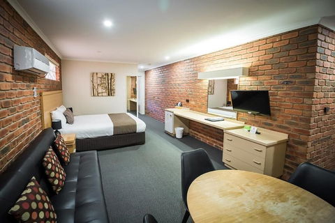 Australian Settlers Motor Inn - Queensland Tourism 6